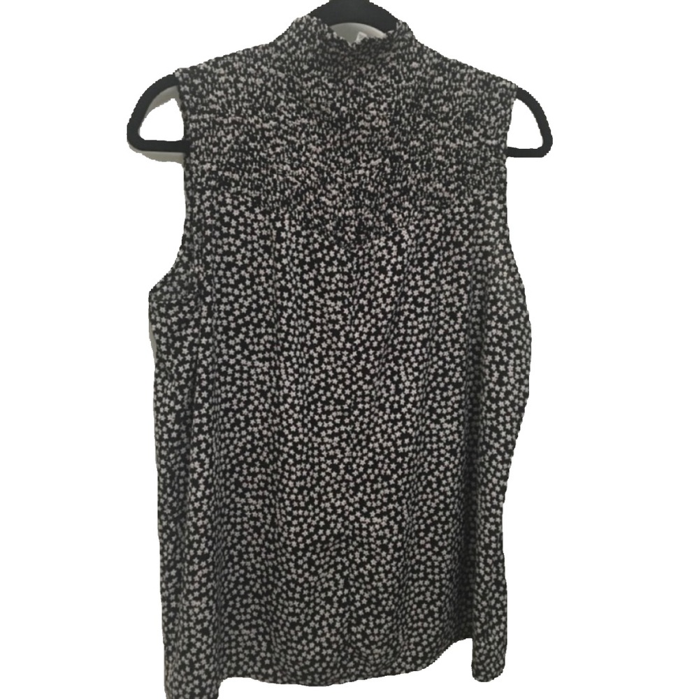 Lucca Smocked Collar Star Sleeveless Top Large